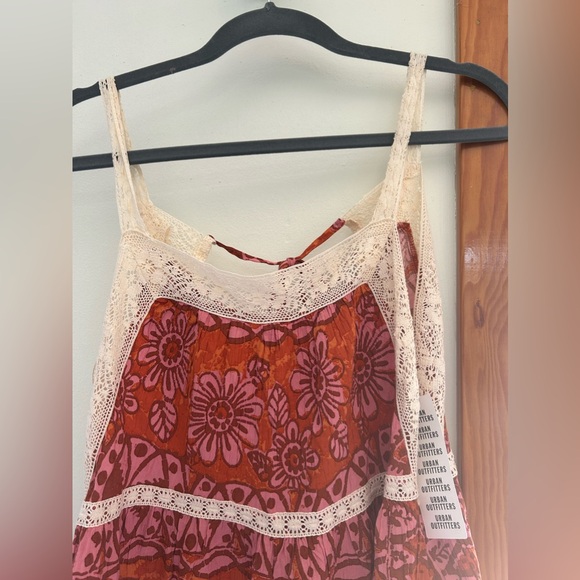 NWT Red & Pink Romper Flower & Lace Urban Outfitters - Picture 9 of 12